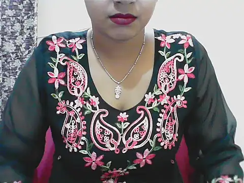 Snapshot of LovingPihu chatting on 05-11-26, 05:35 LovingPihu online show from 05-11-26, 05:35