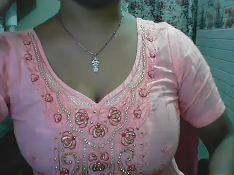 Snapshot of LovingPihu chatting on 05-26-26, 05:36 LovingPihu online show from 05-26-26, 05:36