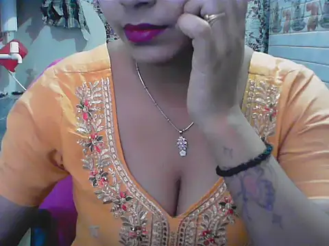 Snapshot of LovingPihu chatting on 05-31-26, 04:53 LovingPihu online show from 05-31-26, 04:53
