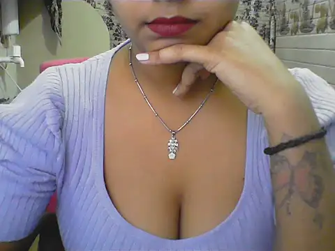 Snapshot of LovingPihu chatting on 06-09-26, 05:52 LovingPihu online show from 06-09-26, 05:52