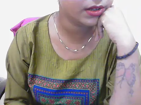 LovingPihu online show from 07-23-26, 06:11