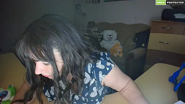 Lucretia Goldi  online show from 01-21-25, 11:55