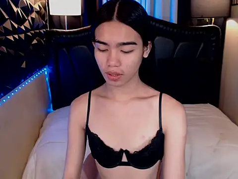 Snapshot of VerSexTs chatting on 06-15-26, 11:23 VerSexTs online show from 06-15-26, 11:23