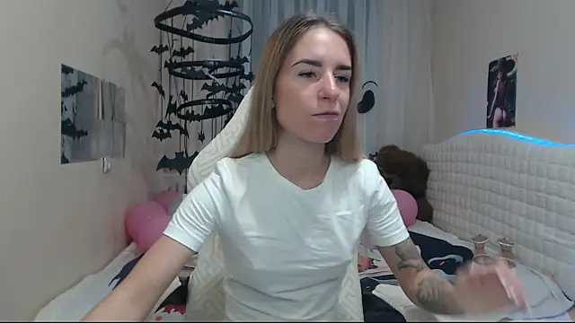 DeboraHorny online show from 10-20-25, 06:03