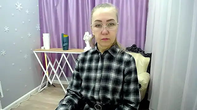 Snapshot of queen_a_n_i chatting on 01-25-25, 08:53 queen a n i online show from 01-25-25, 08:53