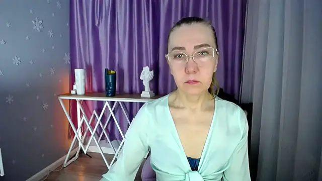 Snapshot of queen_a_n_i chatting on 01-29-25, 07:57 queen a n i online show from 01-29-25, 07:57