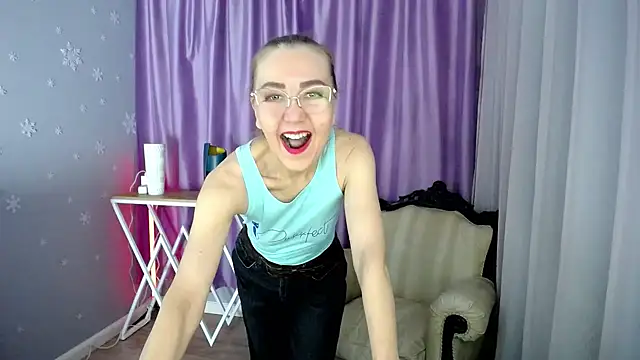 Snapshot of queen_a_n_i chatting on 01-31-25, 11:56 queen a n i online show from 01-31-25, 11:56