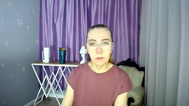 Snapshot of queen_a_n_i chatting on 02-08-25, 09:24 queen a n i online show from 02-08-25, 09:24