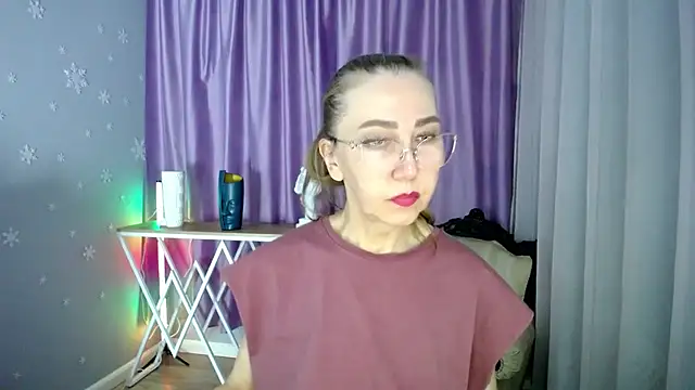 Snapshot of queen_a_n_i chatting on 02-08-25, 03:31 queen a n i online show from 02-08-25, 03:31