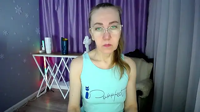 Snapshot of queen_a_n_i chatting on 02-26-25, 05:53 queen a n i online show from 02-26-25, 05:53