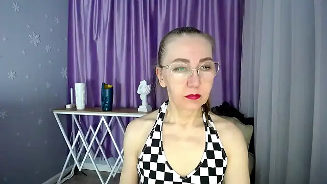 Snapshot of queen_a_n_i chatting on 02-26-25, 08:59 queen a n i online show from 02-26-25, 08:59