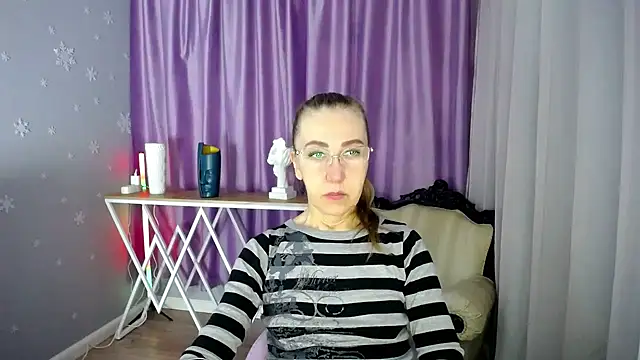 Snapshot of queen_a_n_i chatting on 03-07-25, 06:13 queen a n i online show from 03-07-25, 06:13