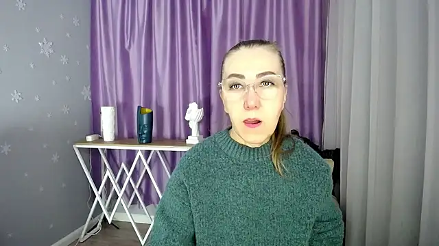 Snapshot of queen_a_n_i chatting on 03-19-25, 08:34 queen a n i online show from 03-19-25, 08:34