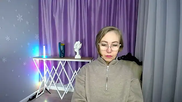 Snapshot of queen_a_n_i chatting on 11-01-25, 09:55 queen a n i online show from 11-01-25, 09:55