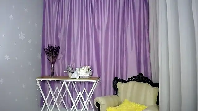 queen a n i online show from 04-28-26, 07:24