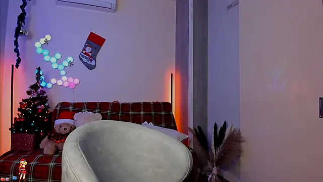 victorias world online show from 12-19-24, 04:24