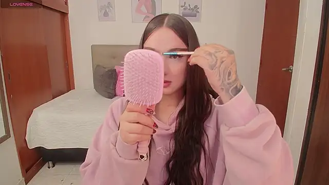 Miley Baker online show from 10-17-25, 02:52