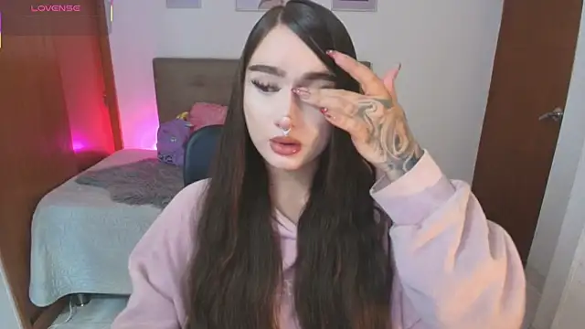 Miley Baker online show from 04-23-26, 01:02