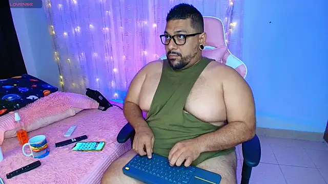 Snapshot of jacoob_woods chatting on 02-14-25, 02:07 jacoob woods online show from 02-14-25, 02:07