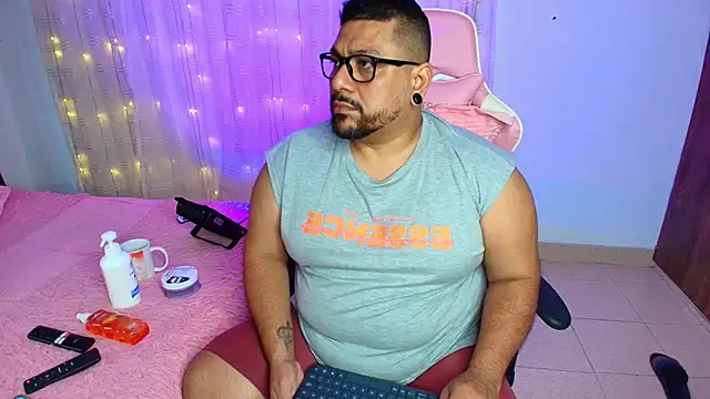 Snapshot of jacoob_woods chatting on 02-19-25, 10:31 jacoob woods online show from 02-19-25, 10:31