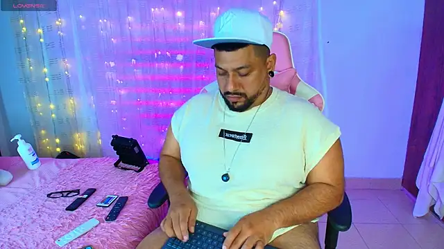 Snapshot of jacoob_woods chatting on 02-28-25, 07:56 jacoob woods online show from 02-28-25, 07:56