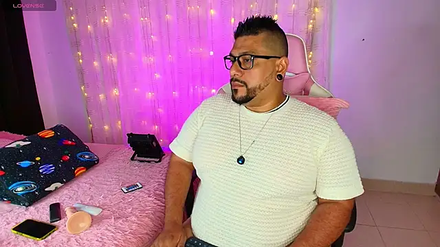 Snapshot of jacoob_woods chatting on 03-04-25, 02:17 jacoob woods online show from 03-04-25, 02:17