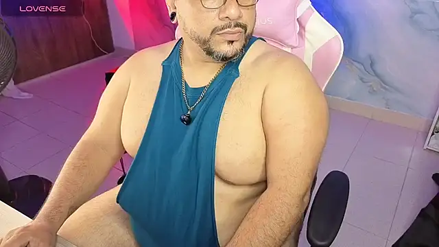 Snapshot of jacoob_woods chatting on 05-18-26, 03:24 jacoob woods online show from 05-18-26, 03:24