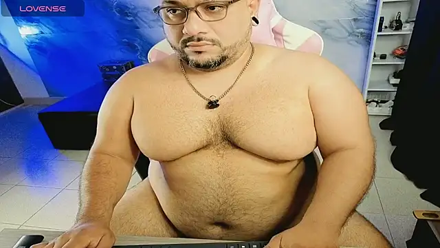 Snapshot of jacoob_woods chatting on 05-30-26, 01:19 jacoob woods online show from 05-30-26, 01:19