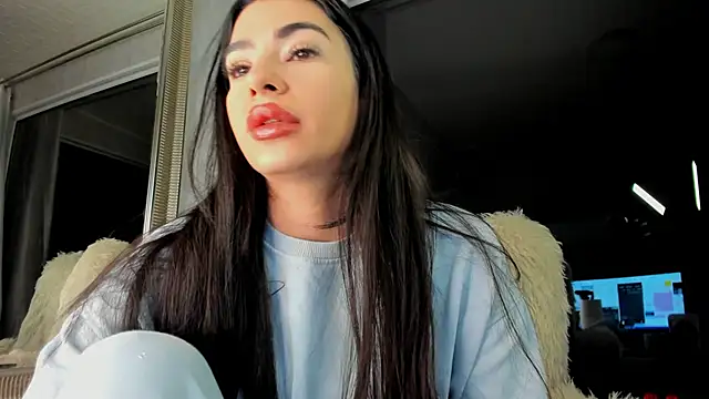 Naila18 online show from 01-13-26, 04:18