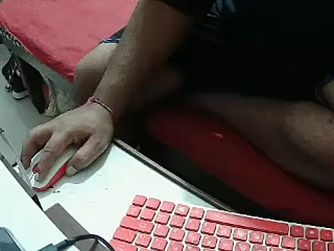 Snapshot of FUN4TIPS chatting on 01-24-25, 03:00 FUN4TIPS online show from 01-24-25, 03:00