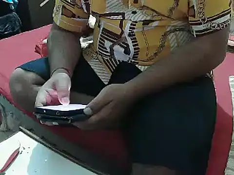 Snapshot of FUN4TIPS chatting on 01-30-25, 01:21 FUN4TIPS online show from 01-30-25, 01:21