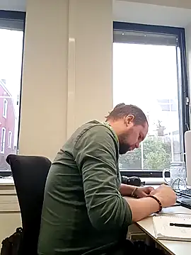 Snapshot of Tj1sen chatting on 12-02-24, 11:23 Tj1sen online show from 12-02-24, 11:23