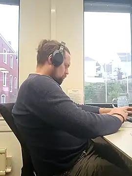 Snapshot of Tj1sen chatting on 12-20-24, 12:49 Tj1sen online show from 12-20-24, 12:49