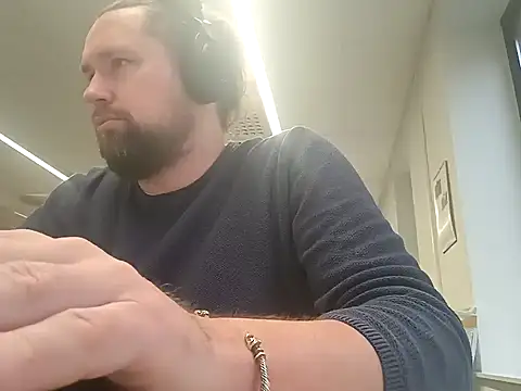 Snapshot of Tj1sen chatting on 01-16-25, 01:58 Tj1sen online show from 01-16-25, 01:58