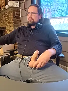 Snapshot of Tj1sen chatting on 11-24-25, 02:17 Tj1sen online show from 11-24-25, 02:17