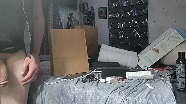 Snapshot of TheHellBilly chatting on 09-14-25, 07:51 TheHellBilly online show from 09-14-25, 07:51