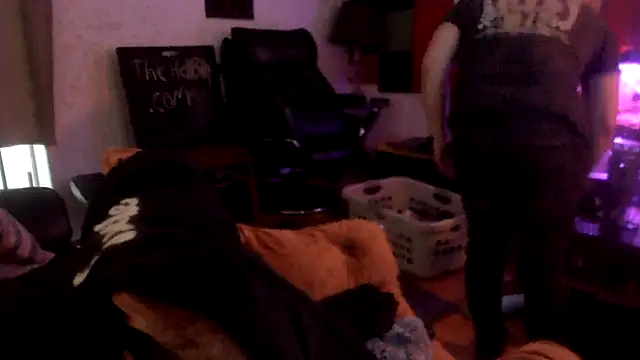 Snapshot of TheHellBilly chatting on 03-06-26, 03:19 TheHellBilly online show from 03-06-26, 03:19