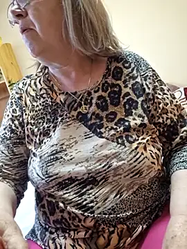 Snapshot of Margaret-milf chatting on 05-02-26, 05:29 Margaret-milf online show from 05-02-26, 05:29