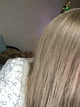 Snapshot of HellMoor chatting on 12-28-24, 02:32 HellMoor online show from 12-28-24, 02:32