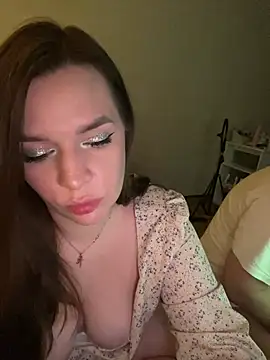 Snapshot of HellMoor chatting on 02-06-25, 01:05 HellMoor online show from 02-06-25, 01:05