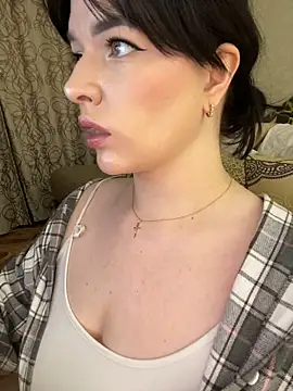 Snapshot of HellMoor chatting on 10-22-25, 01:50 HellMoor online show from 10-22-25, 01:50