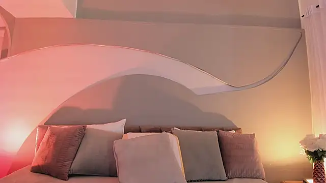 Nicolle W online show from 10-29-25, 11:56