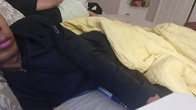 AmateurGuy23 online show from 11-24-25, 05:12