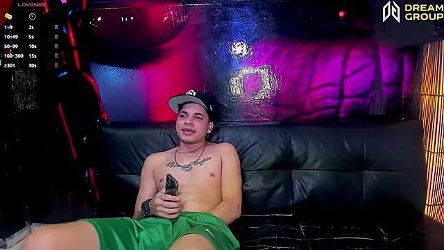 Snapshot of SecretsParty chatting on 03-15-25, 06:25 SecretsParty online show from 03-15-25, 06:25