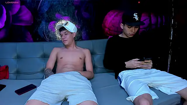 Snapshot of SecretsParty chatting on 10-08-25, 08:17 SecretsParty online show from 10-08-25, 08:17