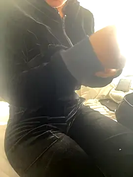 Snapshot of DulceMya6 chatting on 10-06-25, 02:36 DulceMya6 online show from 10-06-25, 02:36