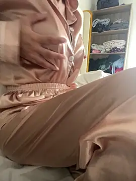 Snapshot of DulceMya6 chatting on 10-24-25, 01:18 DulceMya6 online show from 10-24-25, 01:18