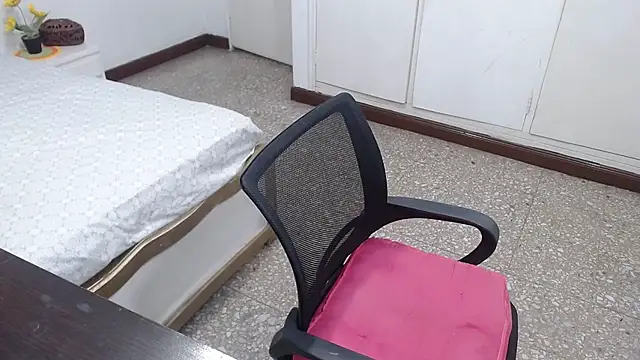 emiliaa hot online show from 03-18-25, 11:31