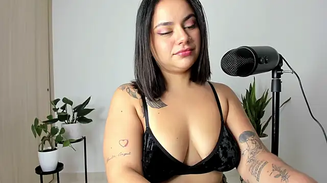 susy angel online show from 11-29-25, 01:52