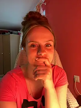 Snapshot of SophiaSweet_ chatting on 03-15-26, 08:31 SophiaSweet online show from 03-15-26, 08:31